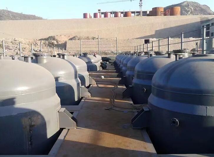 江西某工廠不銹鋼反應釜現(xiàn)場安裝